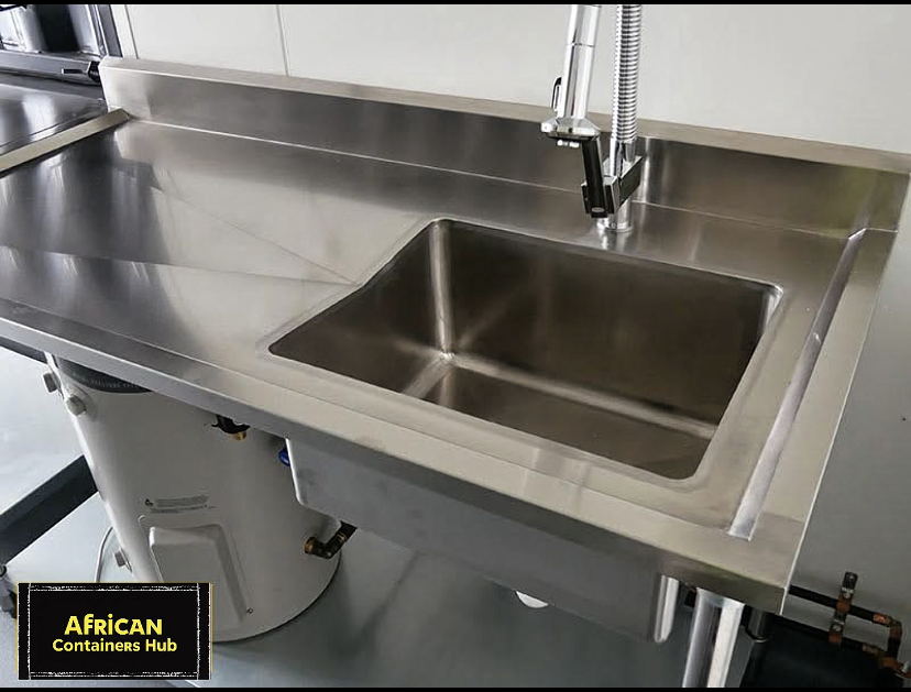 The Courtyard Kitchen – 6m Container Kitchen