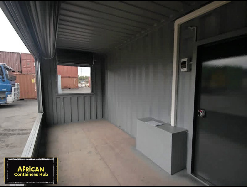 The Locker Room – 6m Container Changeroom